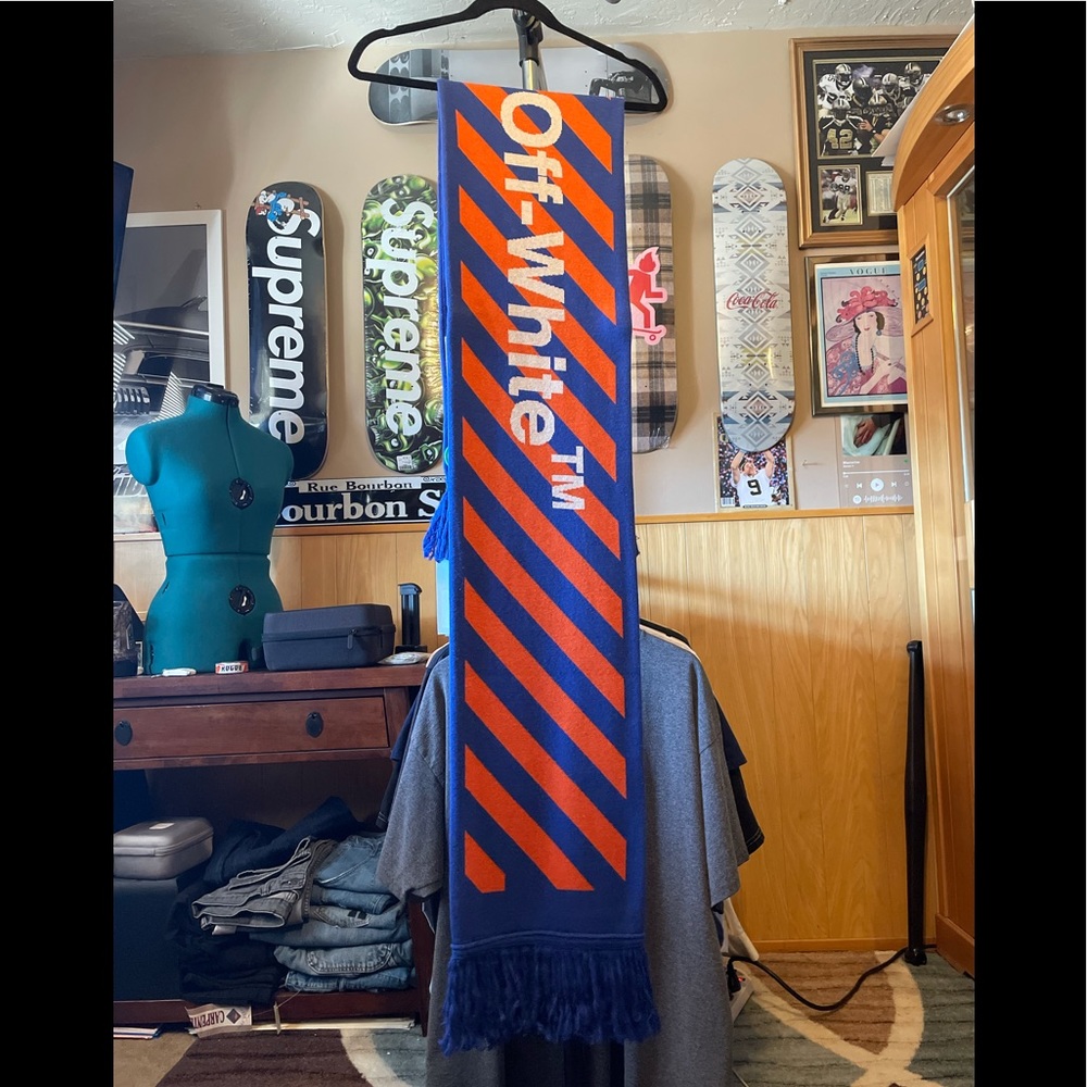 Off White Virgil Abloh arrow scarf blue